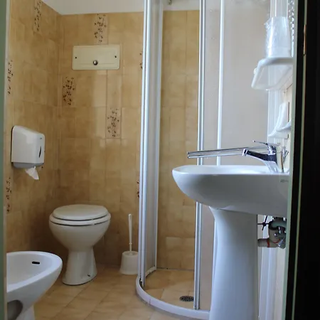 Pierina 3* كاستروكارو تيرمي