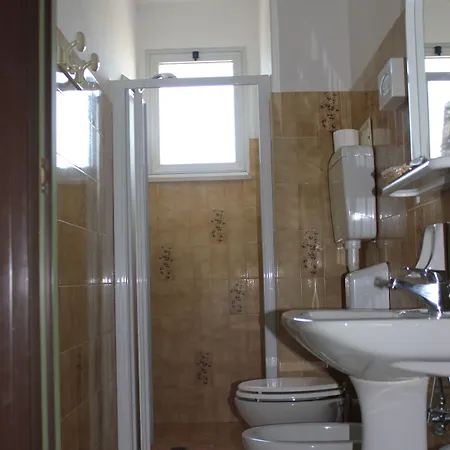 Pierina كاستروكارو تيرمي