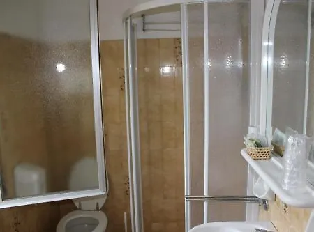 Pierina 카스트로카로테르메