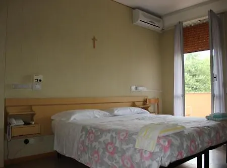 Hotel Pierina 3*