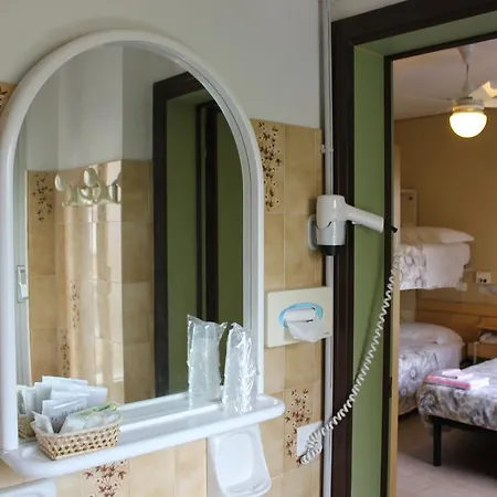 Hotel Pierina 3*
